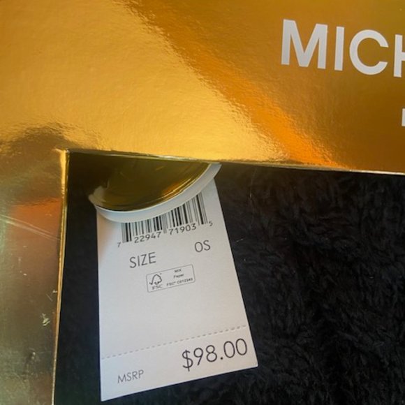 NEW IN BOX Michael Kors Hat & Scarf Set Black - Picture 2 of 3